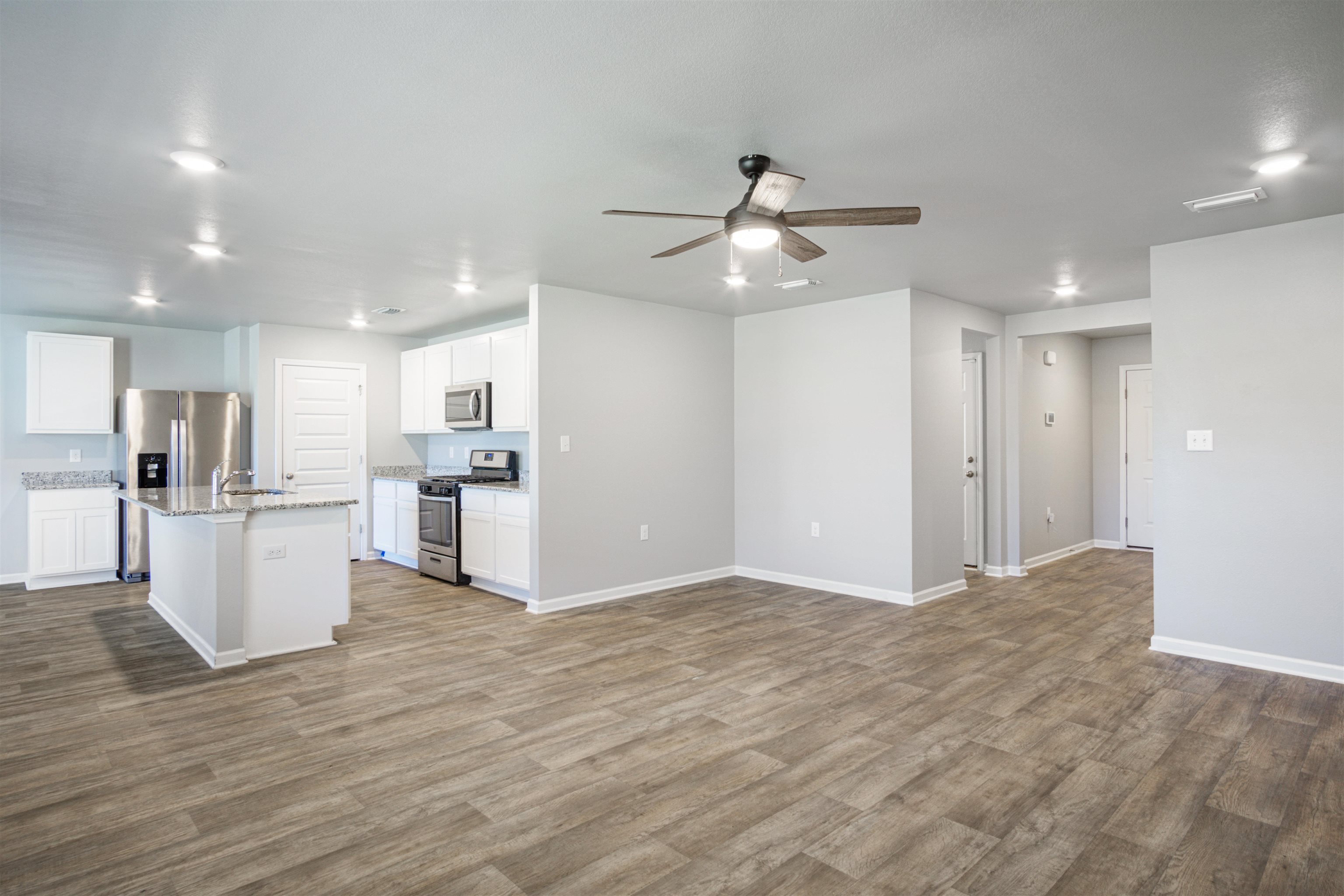 8450 Mackie Lane Daphne, AL 36526 - Photo 3 of 33