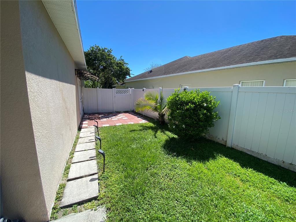 2467 Huron Circle Kissimmee, FL 34746 - Photo 26 of 26 a view of a backyard