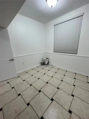 a view of a utility room