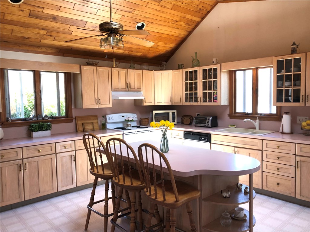 110 East Beach Road Charlestown, RI 02813 - Photo 3 of 22