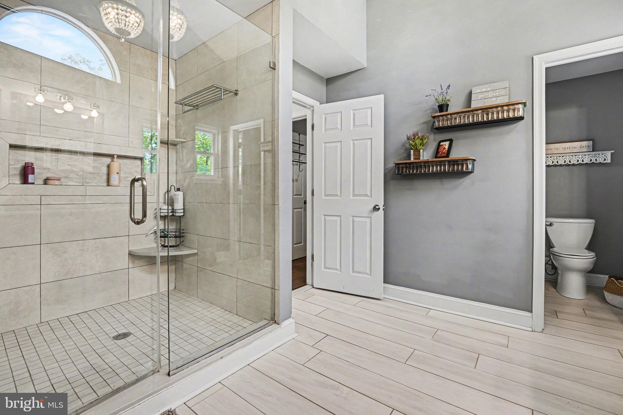 443 Woodcrest Road Wayne, PA 19087 - Photo 28 of 63 a bathroom with a shower