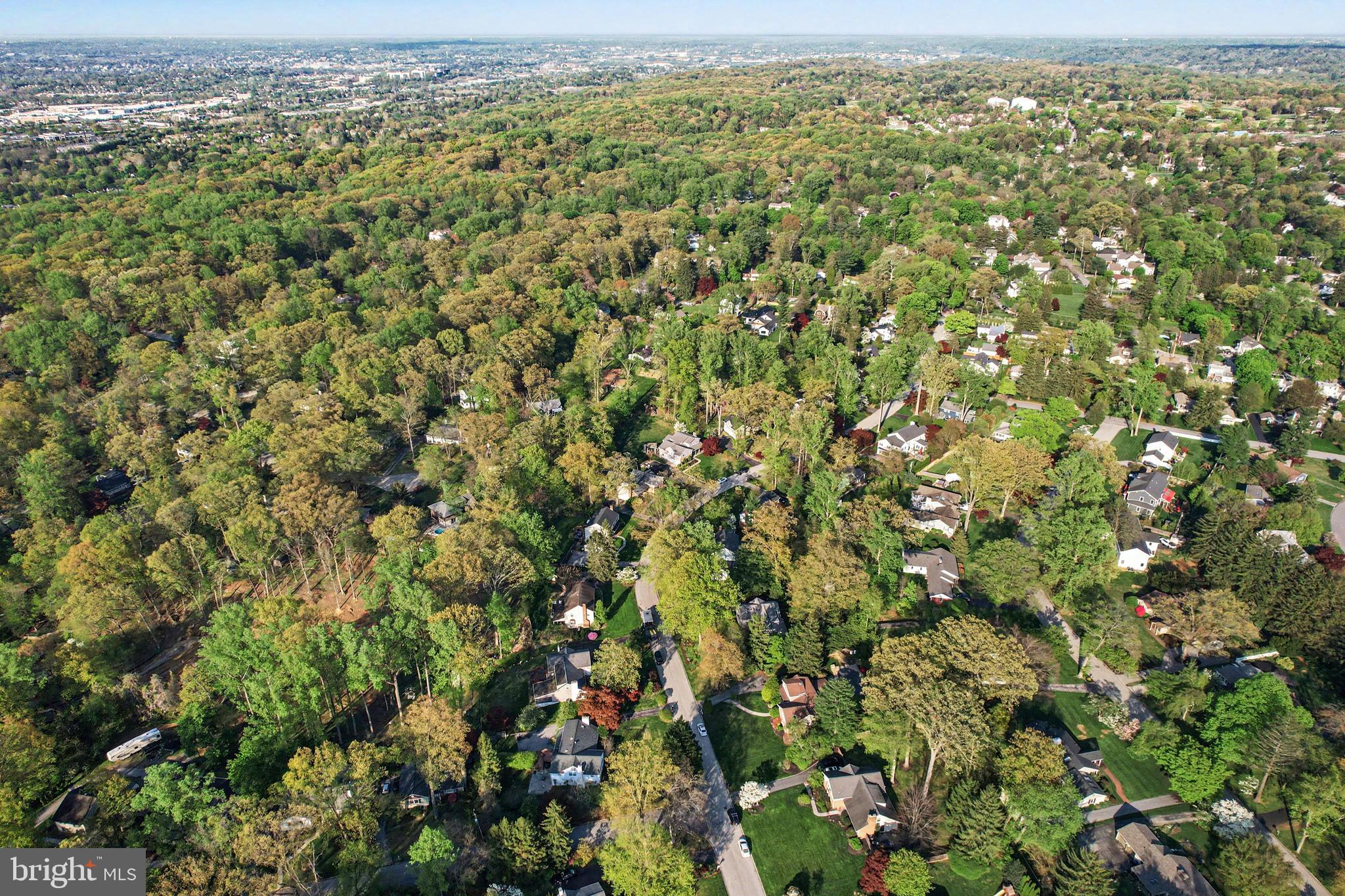 443 Woodcrest Road Wayne, PA 19087 - Photo 61 of 63 an aerial view of residential houses with outdoor space and trees
