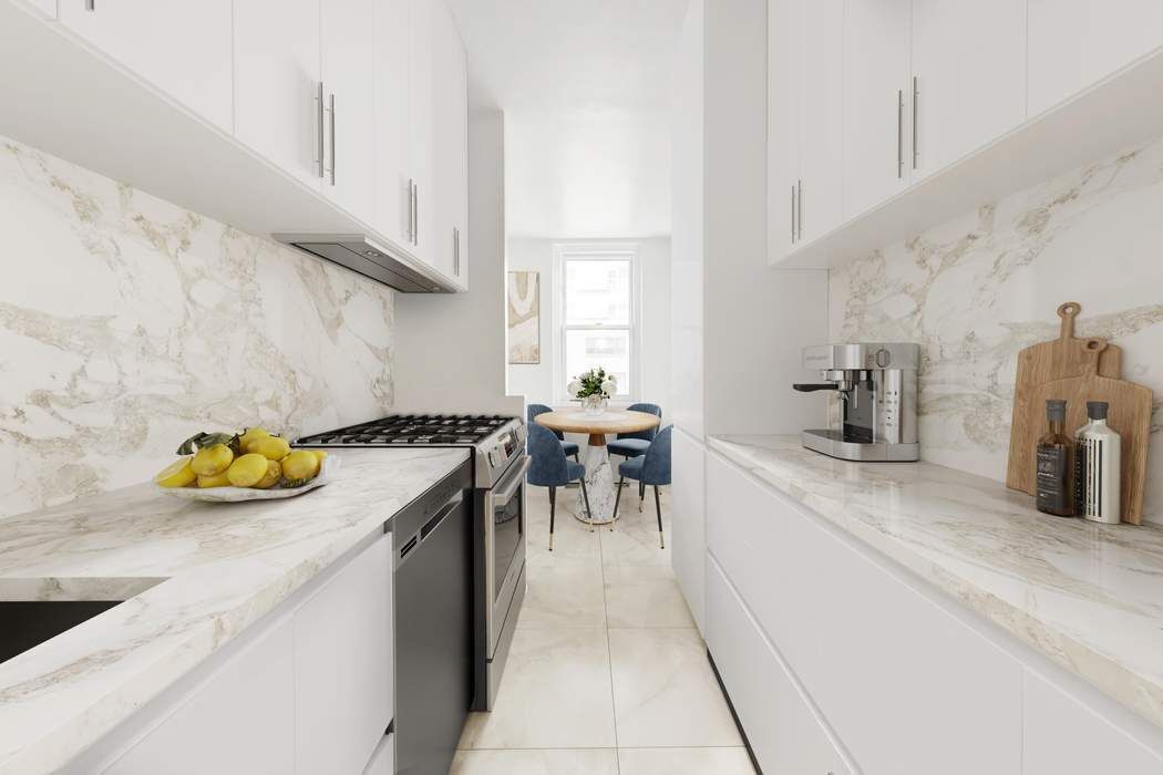 176 East 71st Street, Unit 14D Manhattan, NY 10021 - Photo 5 of 15