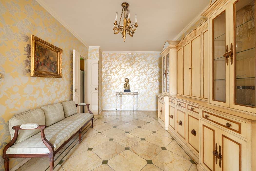 176 East 71st Street, Unit 14D Manhattan, NY 10021 - Photo 8 of 15