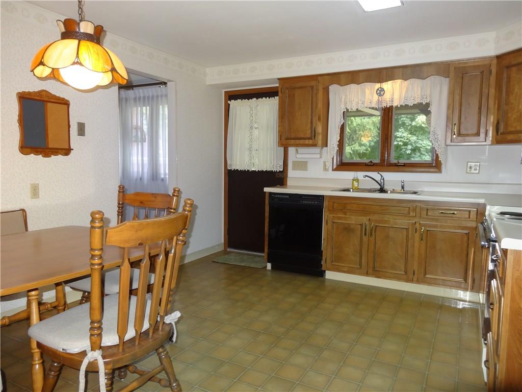 4017 Willett Road Pittsburgh, PA 15227 - Photo 2 of 17 Large eat in kitchen.