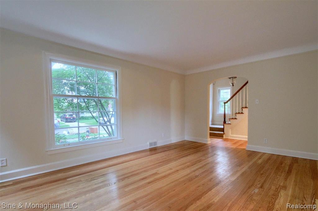 349 Merriweather Road Grosse Pointe, MI 48236 - Photo 8 of 31