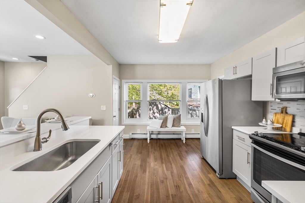 3 Edwards Street Franklin, MA 02038 - Photo 8 of 41