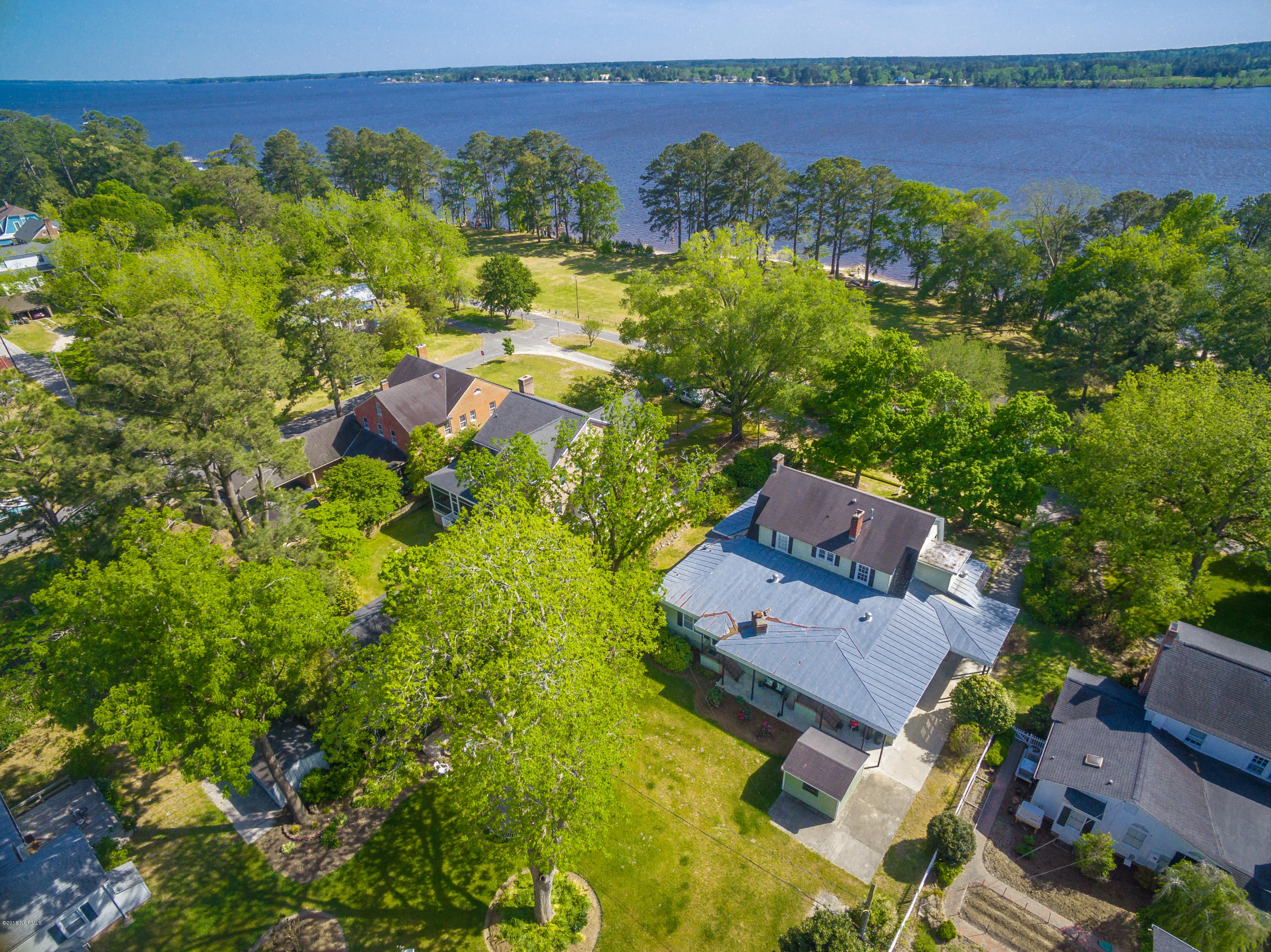 212 Riverside Drive Washington, NC 27889 - Photo 3 of 97 DJI_0033