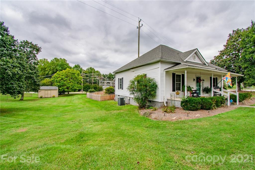 306 East Rice Street Landis, NC 28088 - Photo 3 of 19 Gallery Image 3