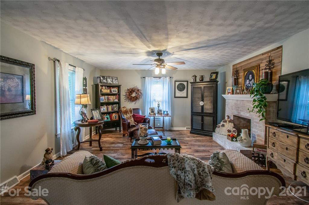 306 East Rice Street Landis, NC 28088 - Photo 5 of 19 Gallery Image 5