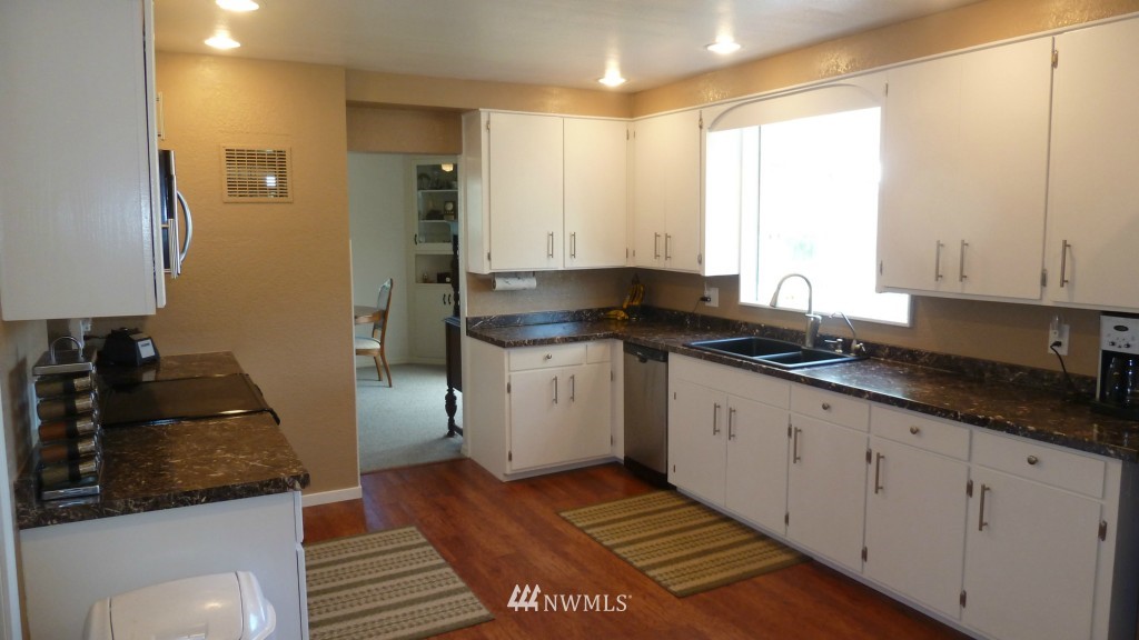 14545 Baker Heights Road Mount Vernon, WA 98273 - Photo 2 of 13