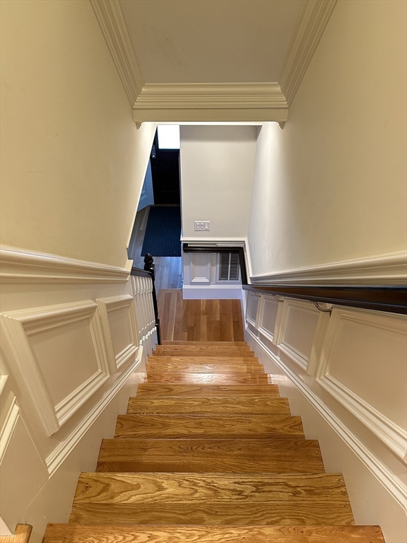 191 Newtonville Avenue, Unit 191 Newton, MA 02458 - Photo 10 of 41 a view of walk in space