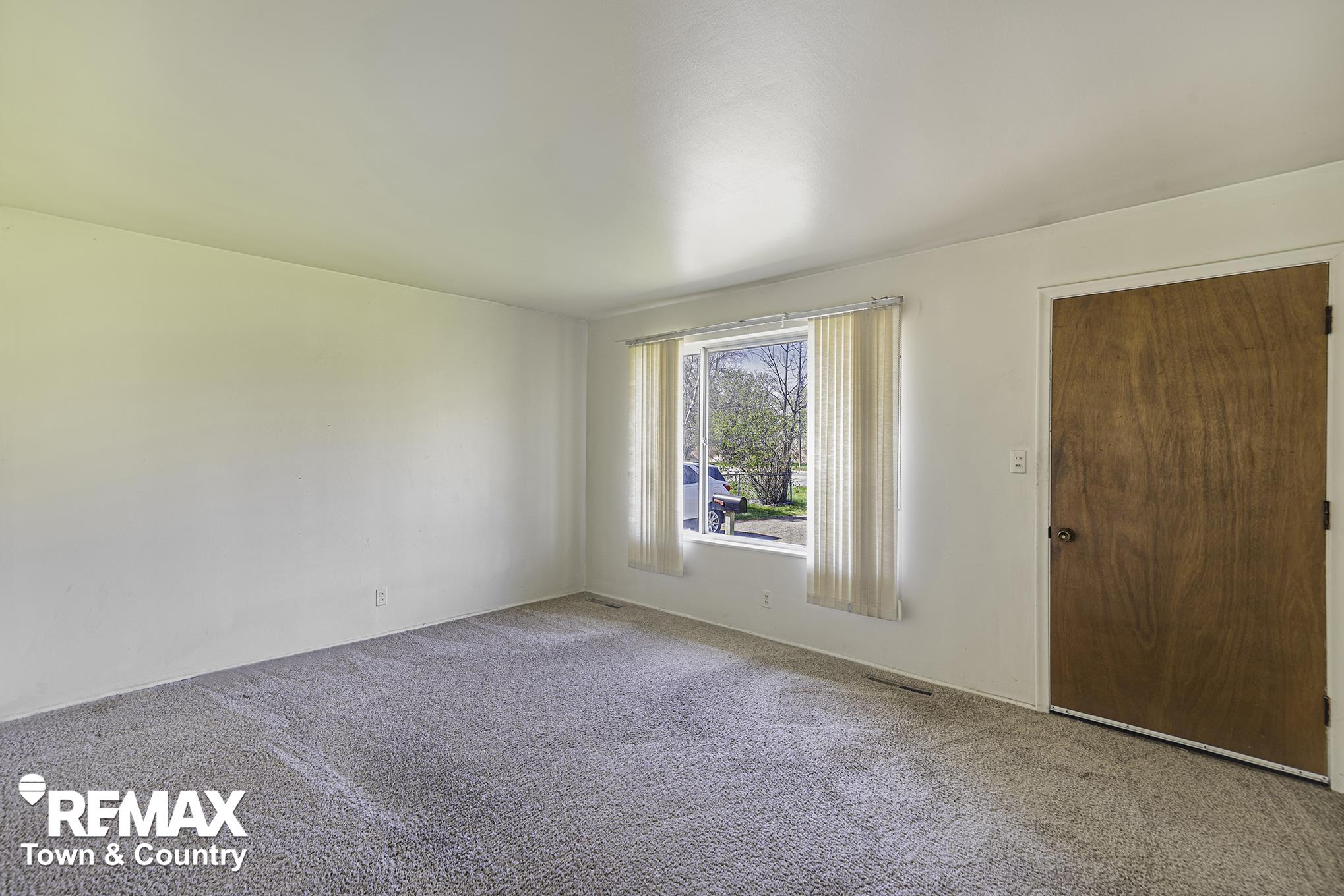 3299 West Pierson Road Flint, MI 48504 - Photo 4 of 14 50107104-3.JPG