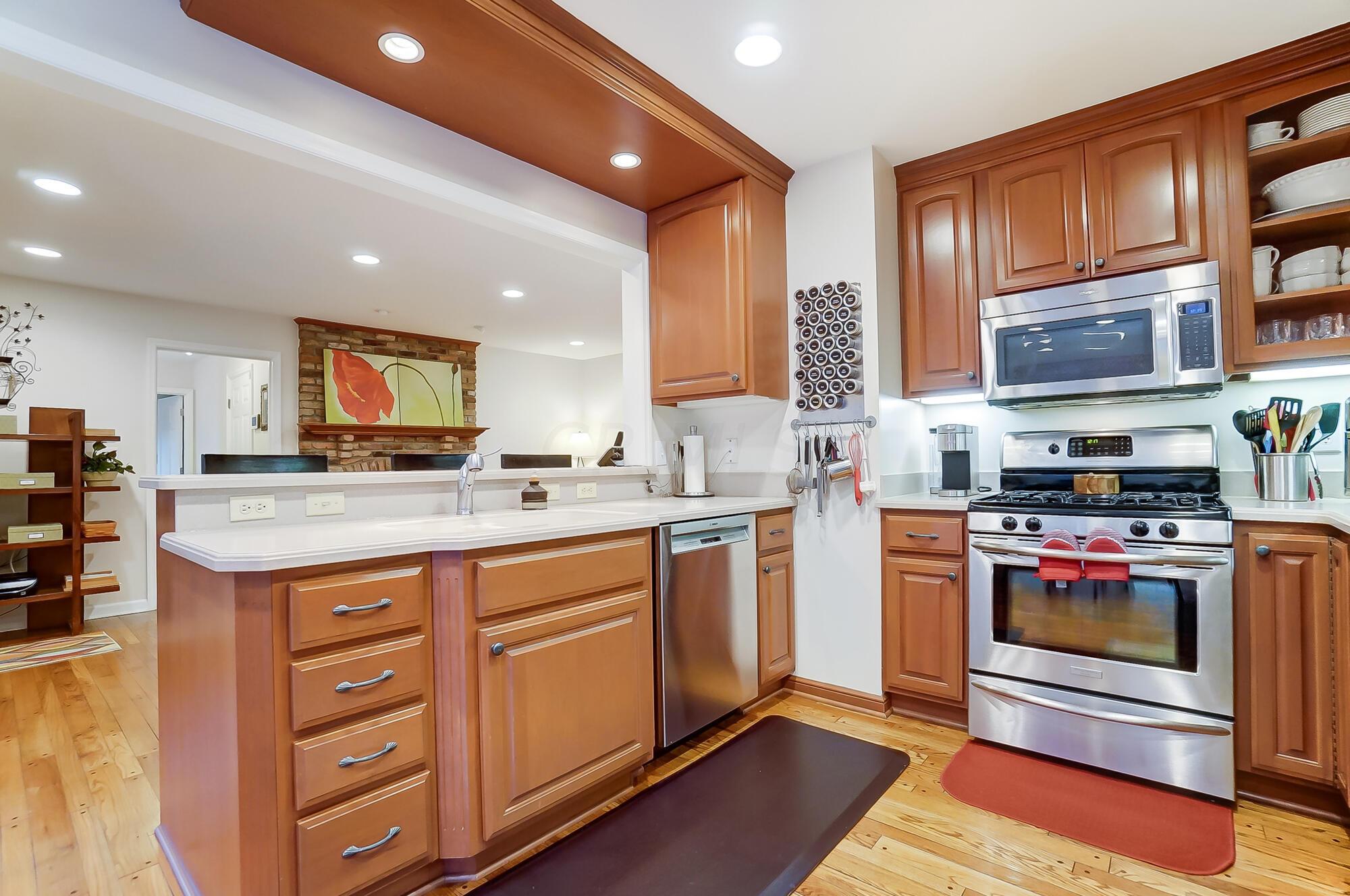 1200 Windham Road Columbus, OH 43220 - Photo 21 of 84 020