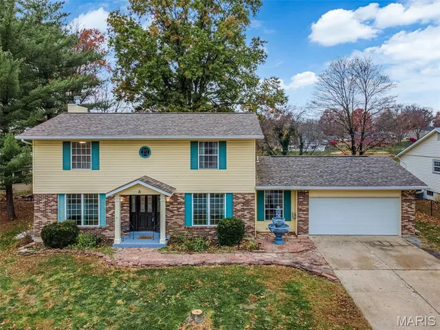 $350,000 | 3 Weatherby Drive, St. Peters, MO 63376