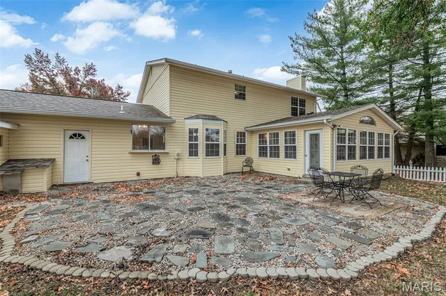 $350,000 | 3 Weatherby Drive, St. Peters, MO 63376