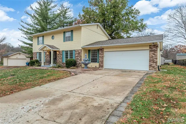 $350,000 | 3 Weatherby Drive, St. Peters, MO 63376