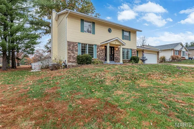 $350,000 | 3 Weatherby Drive, St. Peters, MO 63376