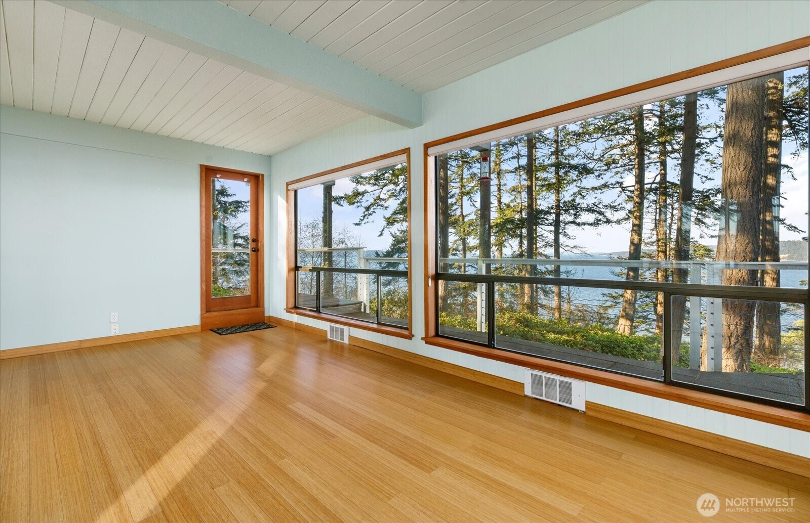 3155 Fox Spit Road Langley, WA 98260 - Photo 12 of 34