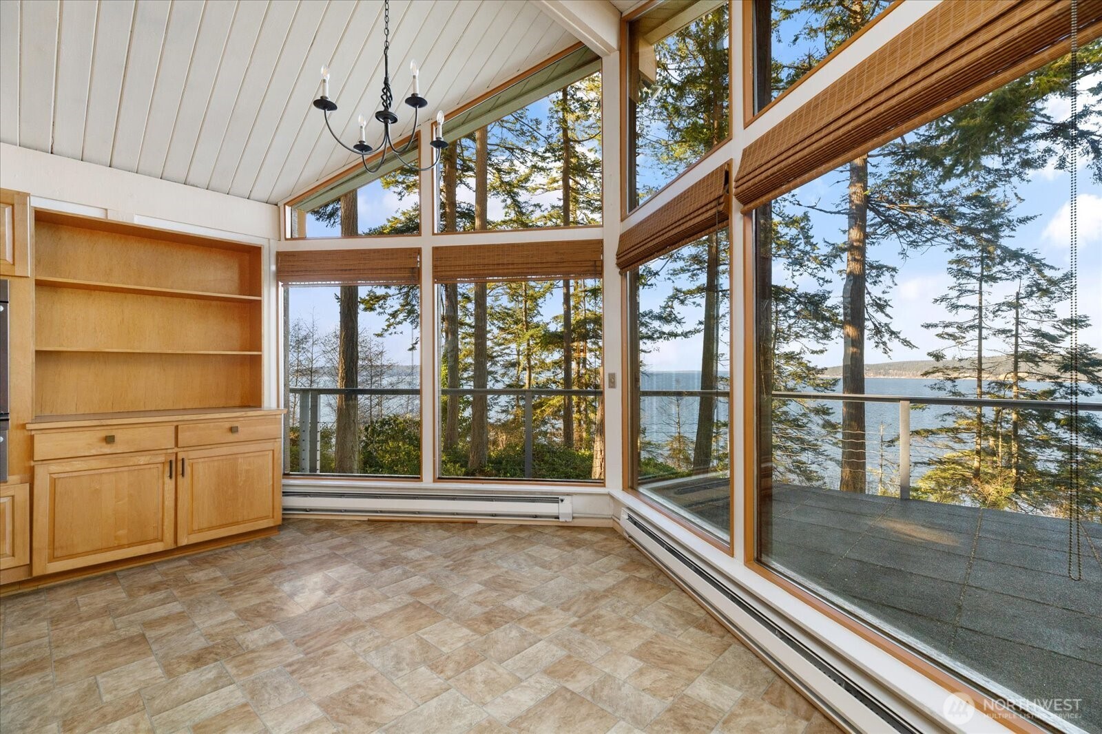 3155 Fox Spit Road Langley, WA 98260 - Photo 4 of 34