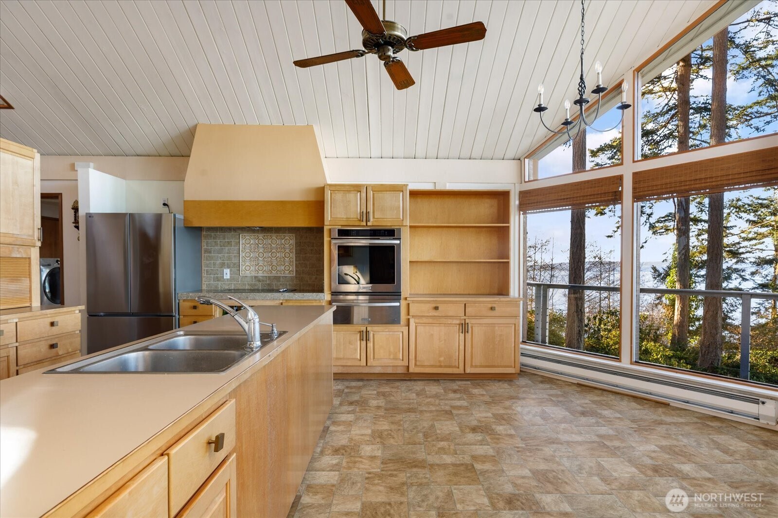 3155 Fox Spit Road Langley, WA 98260 - Photo 6 of 34