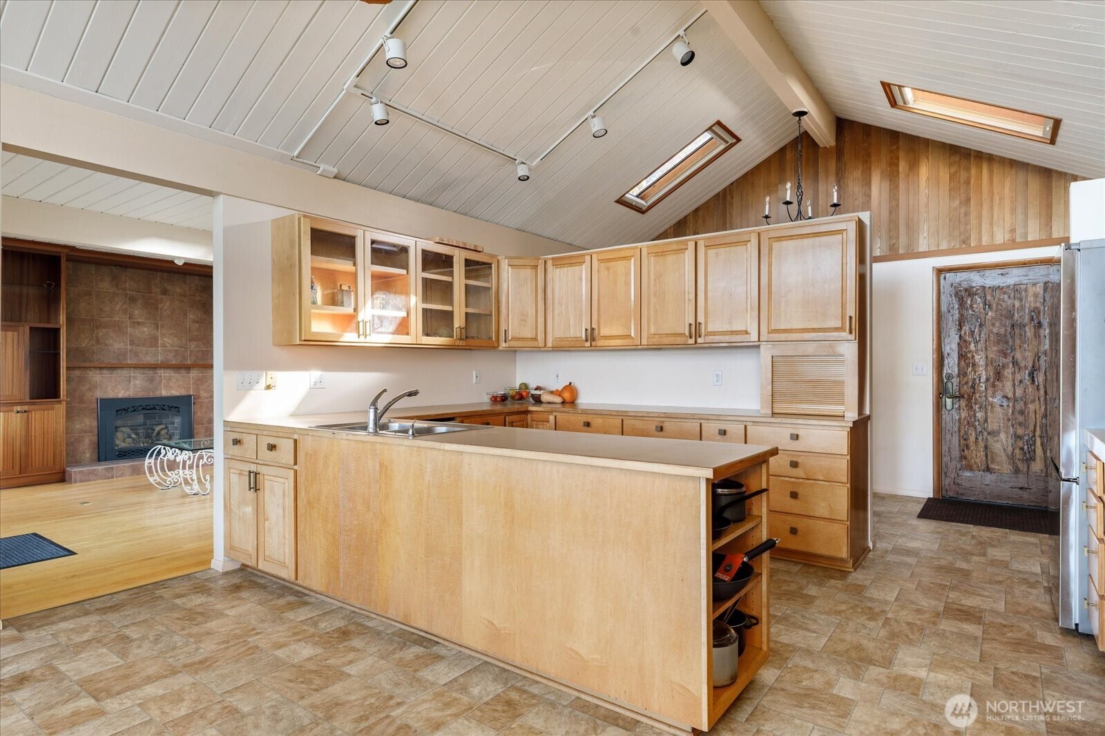 3155 Fox Spit Road Langley, WA 98260 - Photo 9 of 34