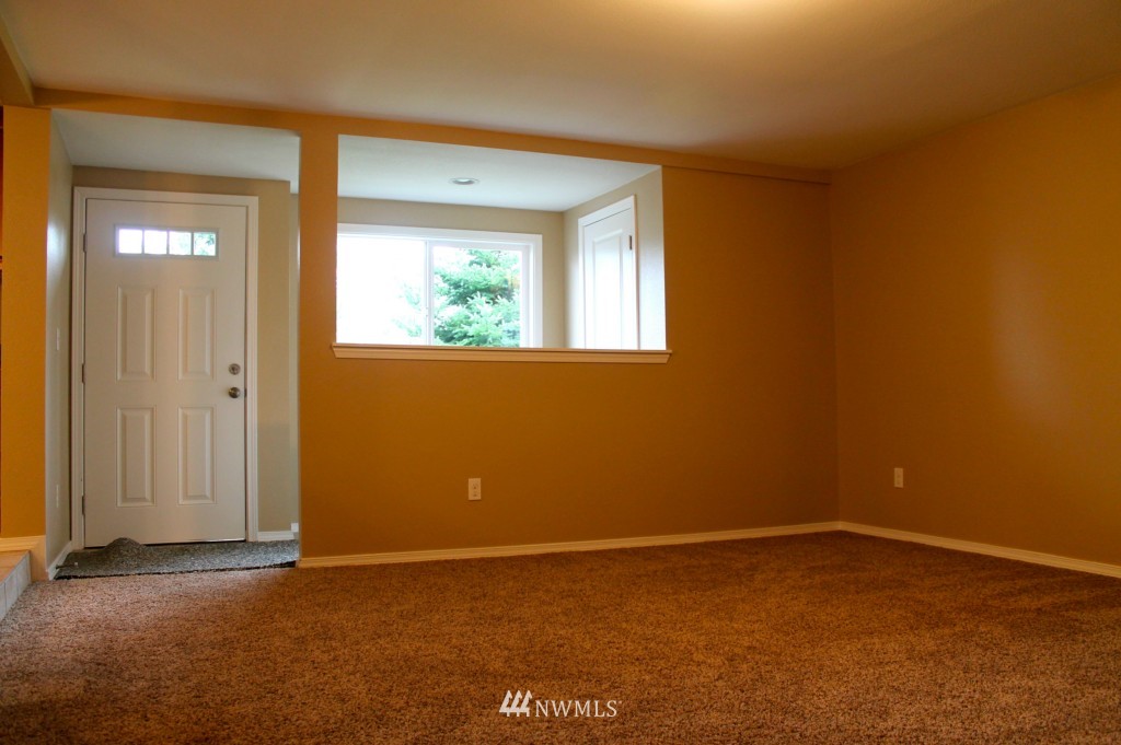 2316 Center Road Everett, WA 98204 - Photo 6 of 13
