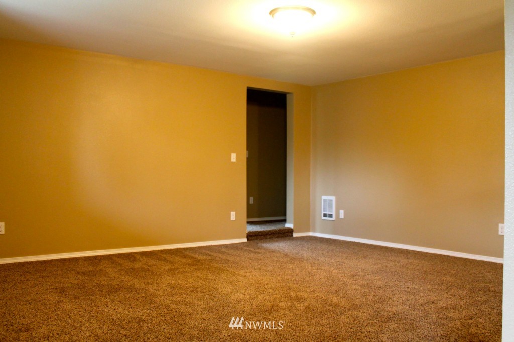 2316 Center Road Everett, WA 98204 - Photo 8 of 13