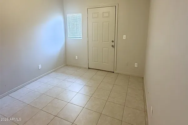 $995 | 1702 West Shangri-la Road, Unit 2, Phoenix, AZ 85029