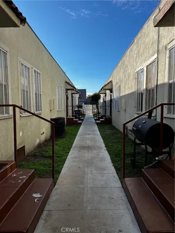 $1,550 | 4522 Normandie Avenue, Unit 1/4, Los Angeles, CA 90037