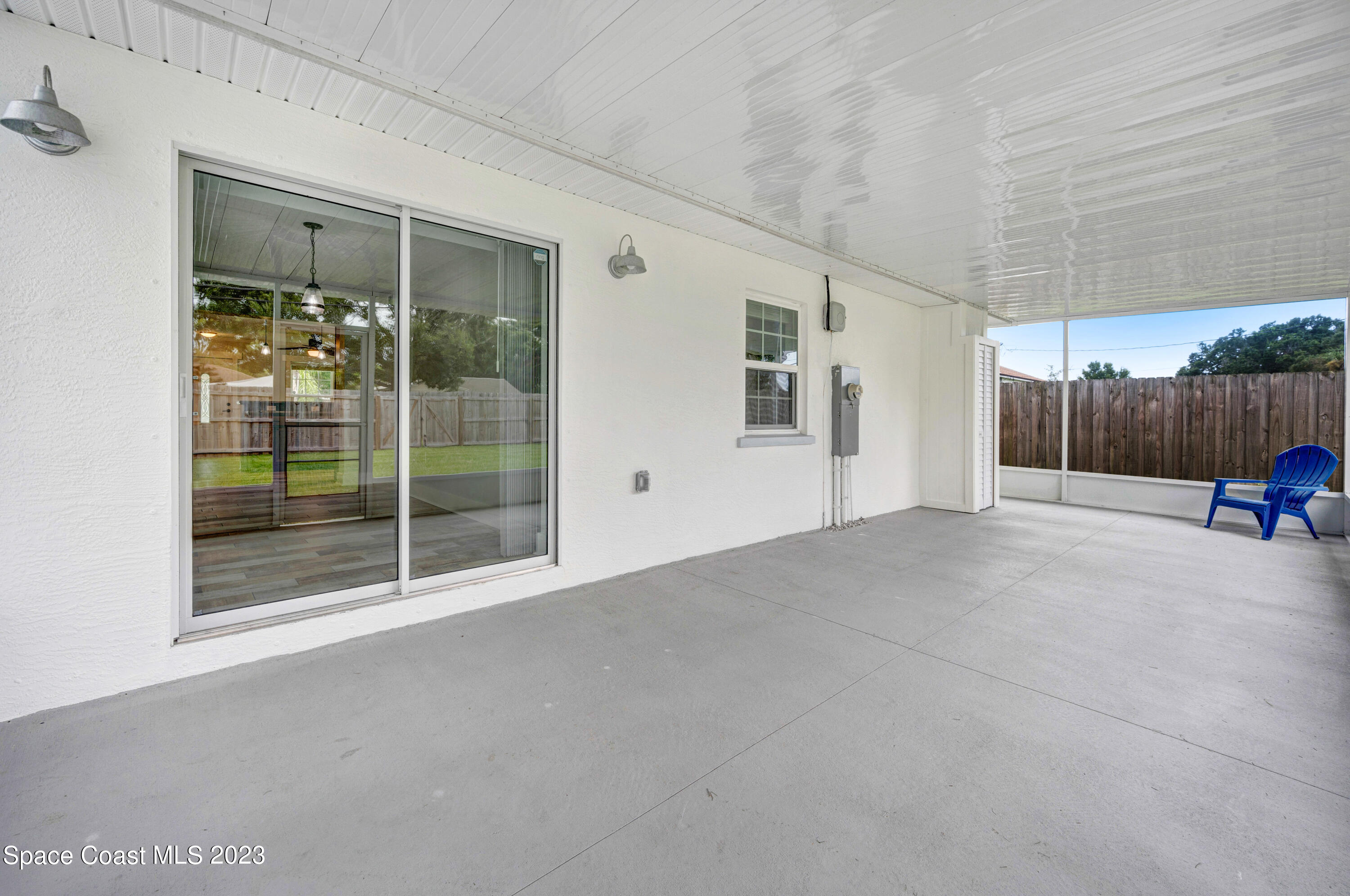 1720 Elizabeth Street Melbourne, FL 32901 - Photo 23 of 33 a view of a big room with wooden floor and windows