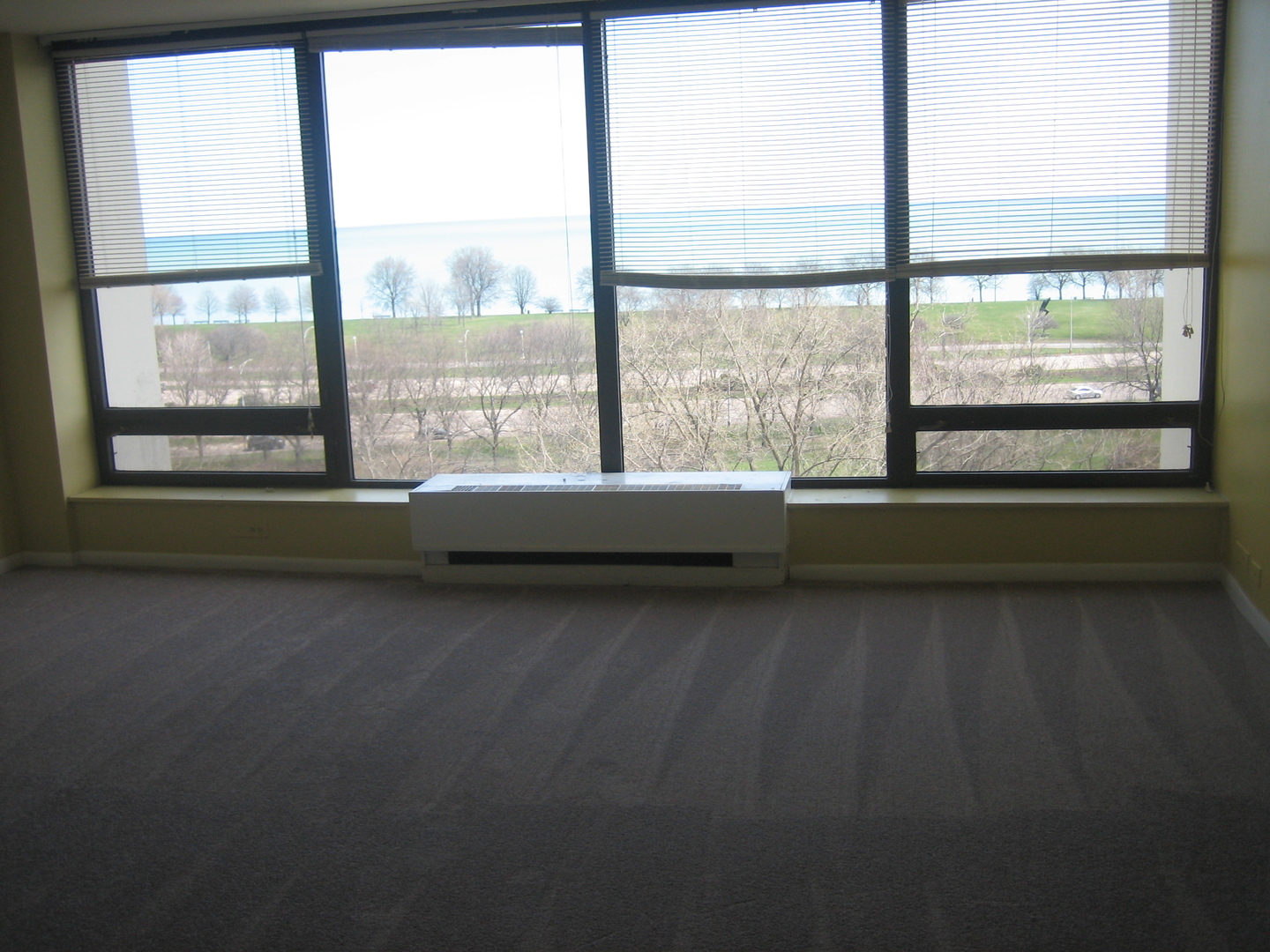 5445 North Sheridan Road, Unit 1006 Chicago, IL 60640 - Photo 4 of 11