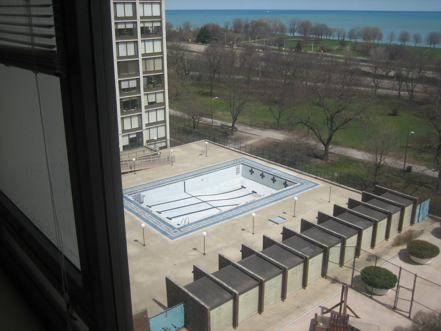 5445 North Sheridan Road, Unit 1006 Chicago, IL 60640 - Photo 5 of 11