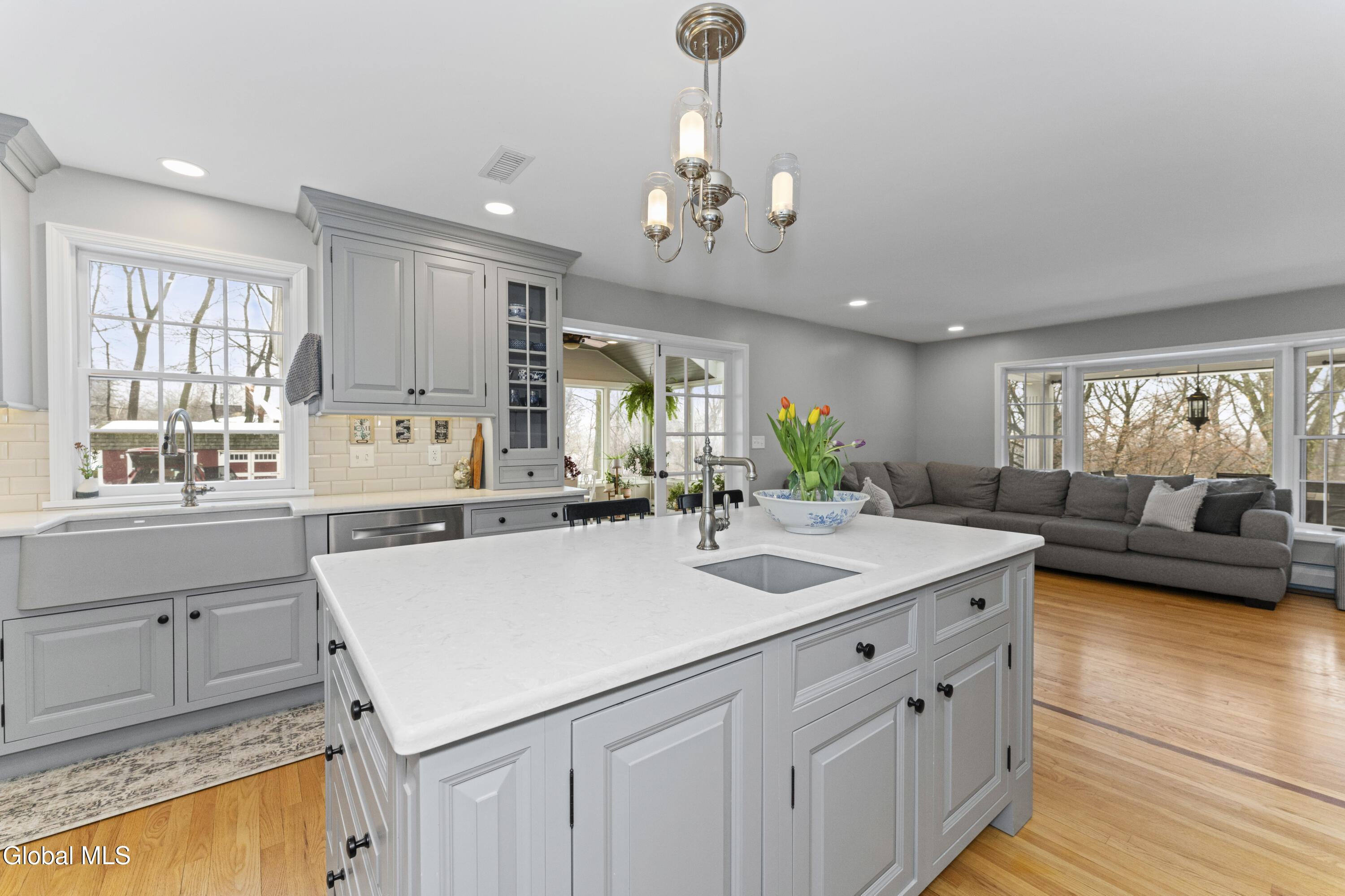 36 Oriel Lane Rensselaer, NY 12144 - Photo 6 of 30 5 Kitchen 4