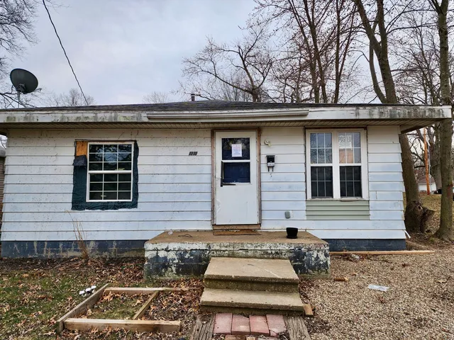 $6,000 | 1010 East Adams Street, Taylorville, IL 62568