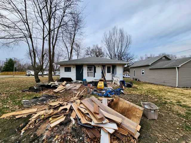 $6,000 | 1010 East Adams Street, Taylorville, IL 62568