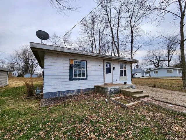 $6,000 | 1010 East Adams Street, Taylorville, IL 62568