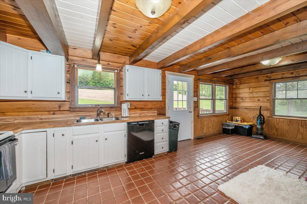2635 Valley Road Seven Valleys, PA 17360 - Photo 11 of 69