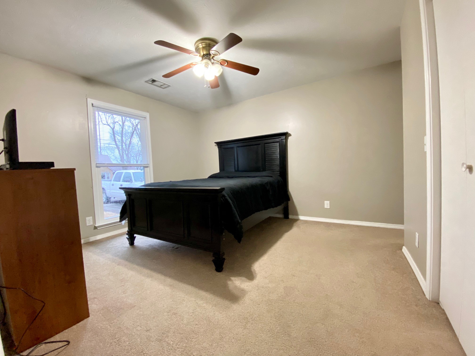 350 State Street Cookeville, TN 38501 - Photo 11 of 21 a living room with furniture and a ceiling fan