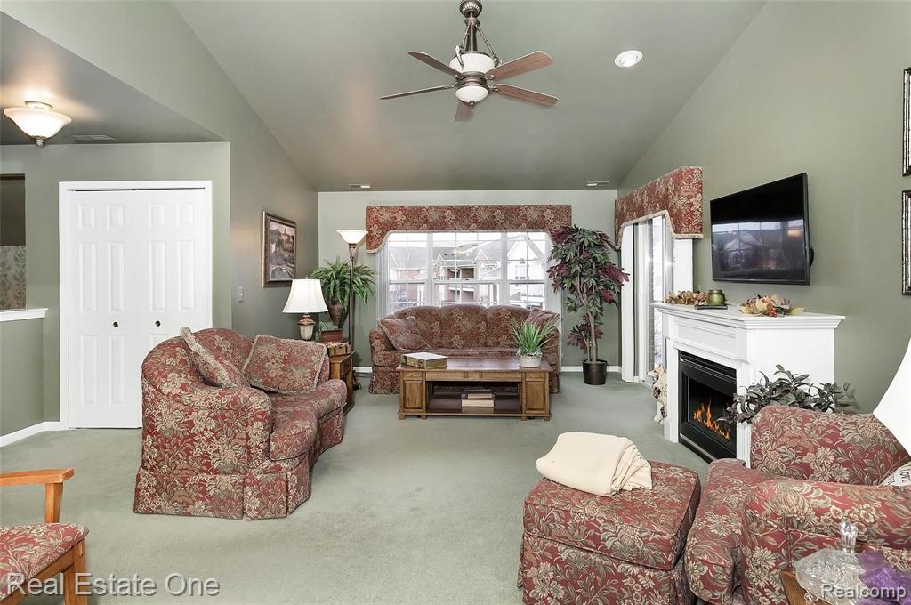 46116 Rhodes Drive Macomb, MI 48044 - Photo 7 of 27