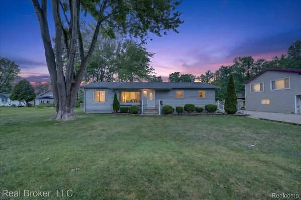 $275,000 | 125 Maple Avenue, Harsens Island, MI 48028