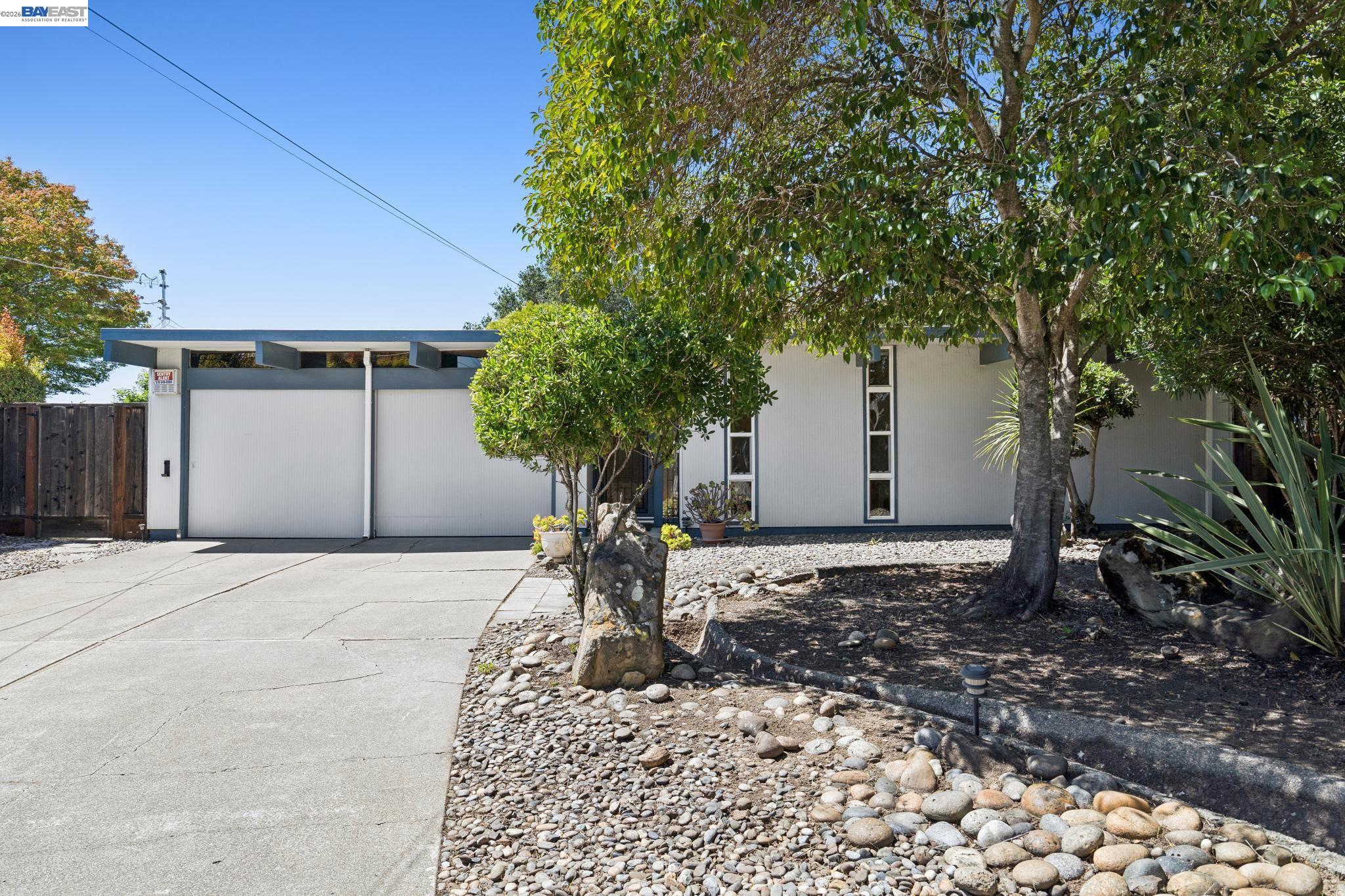 5314 Crown Court Castro Valley, CA 94552 - Photo 3 of 62