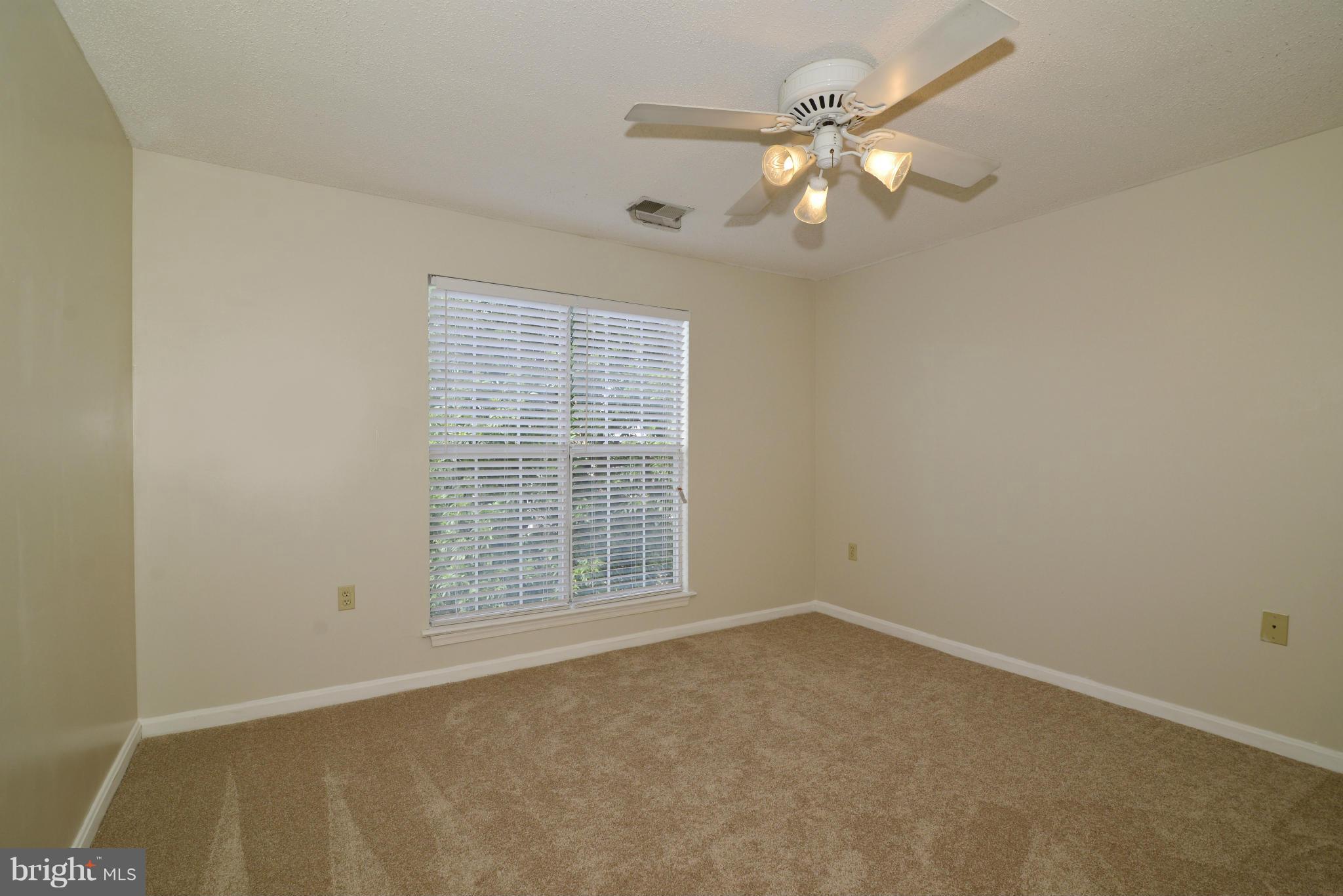 21014 Timber Ridge Terrace, Unit 301 Ashburn, VA 20147 - Photo 4 of 17 Bath (Master)