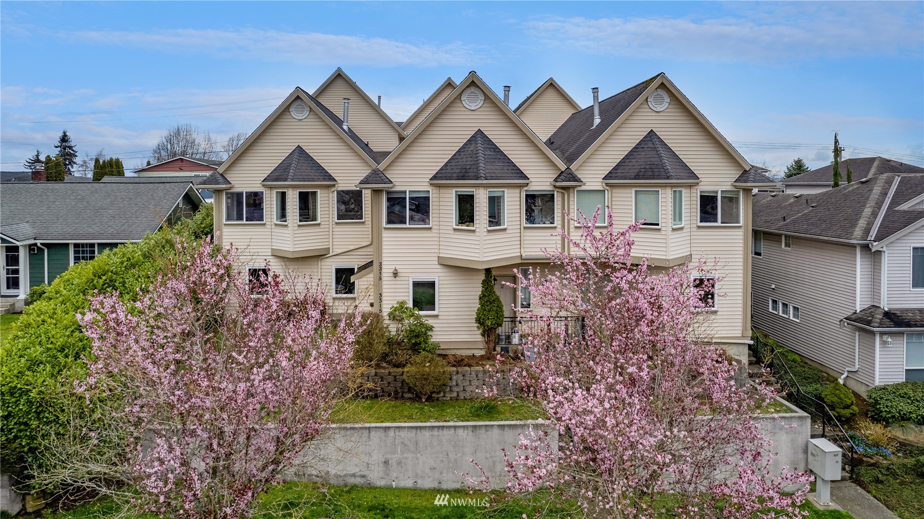 3315 Rockefeller Avenue, Unit 1 Everett, WA 98201 - Photo 1 of 32