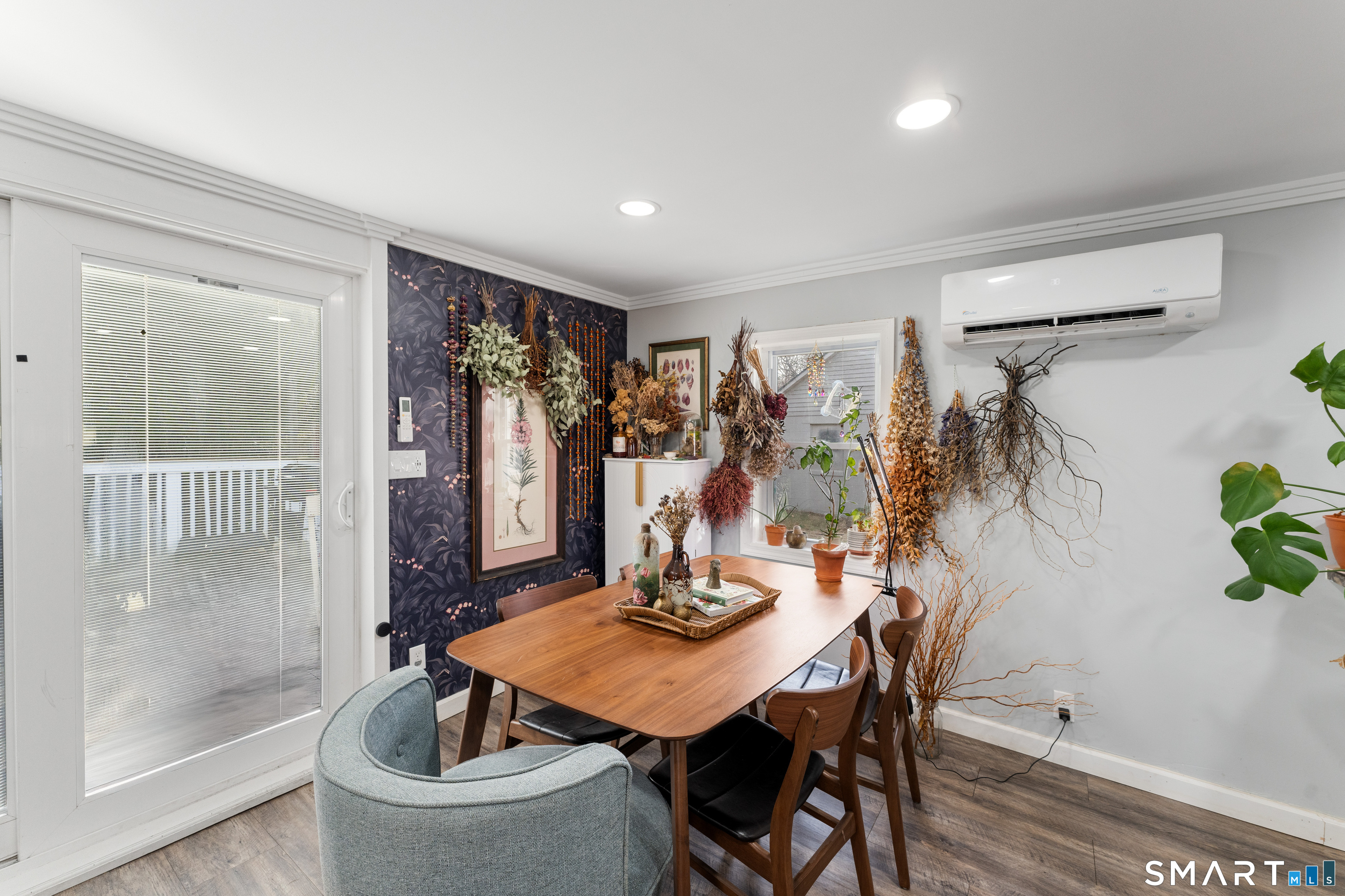 92 Hunters Avenue Norwich, CT 06380 - Photo 27 of 36 a dining room with furniture and window