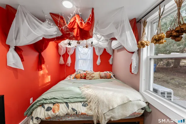 $265,000 | 92 Hunters Avenue, Norwich, CT 06380