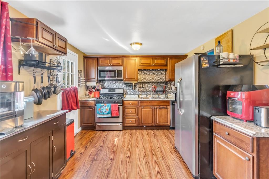 441 Grove Road Verona, PA 15147 - Photo 5 of 25 Gallery Image 5