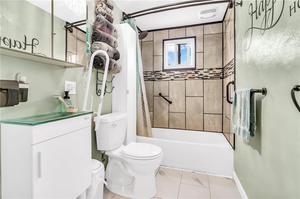 441 Grove Road Verona, PA 15147 - Photo 7 of 25 Gallery Image 7