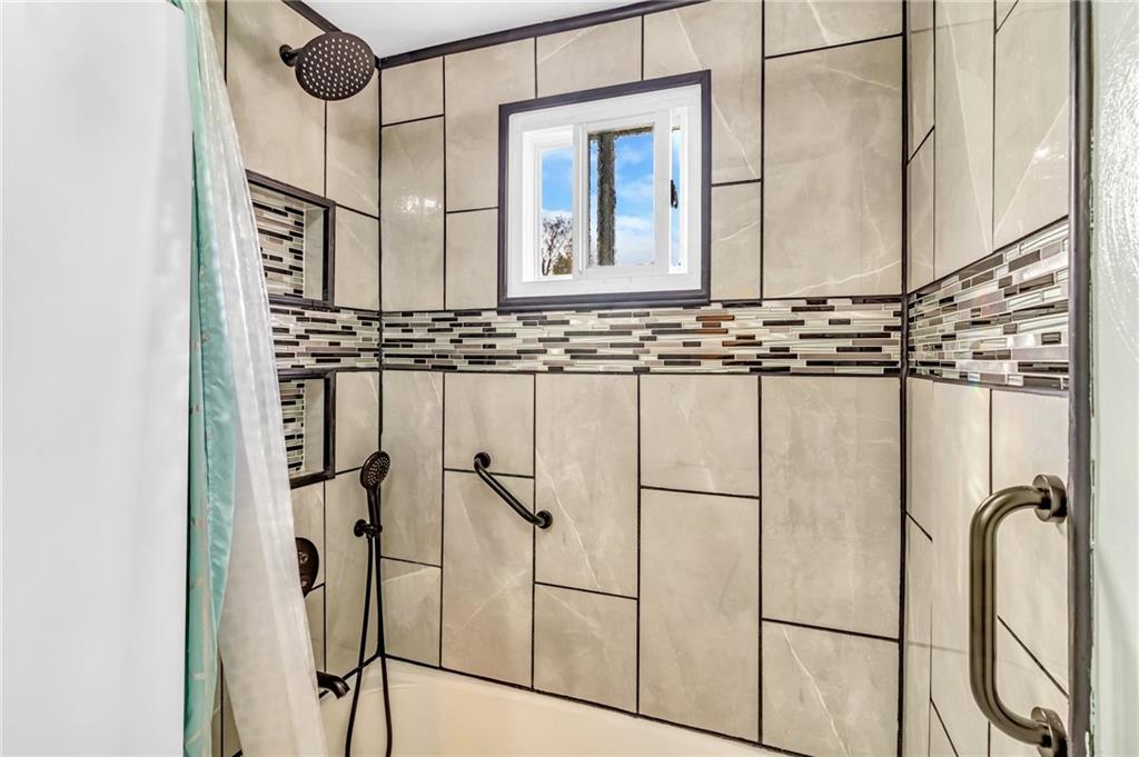 441 Grove Road Verona, PA 15147 - Photo 8 of 25 Gallery Image 8