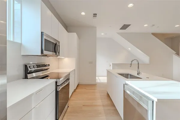 $3,095 | 6012 Hudson Street, Unit 4, Dallas, TX 75206